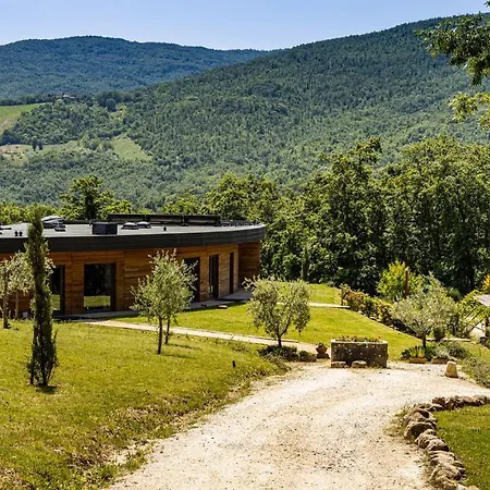 Villa Airone 12, Emma Radicondoli